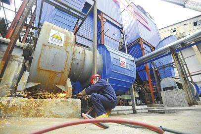 4月4日上午，济南热力正式启动东新热电厂小型华体会世界杯(中国)科技有限公司拆除作业。