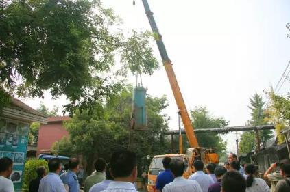 咸阳秦都出动大型机械3台 现场拆除30台燃煤华体会世界杯(中国)科技有限公司